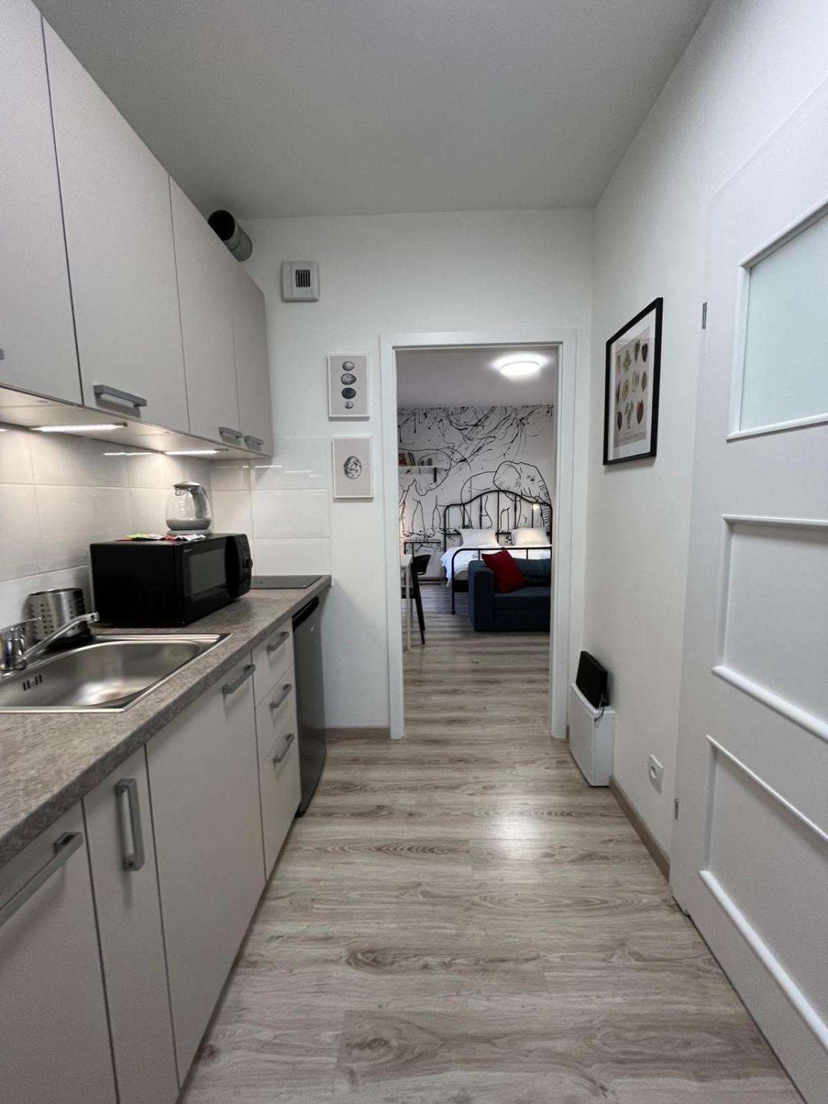 Wilenska Express Apartment Варшава Экстерьер фото